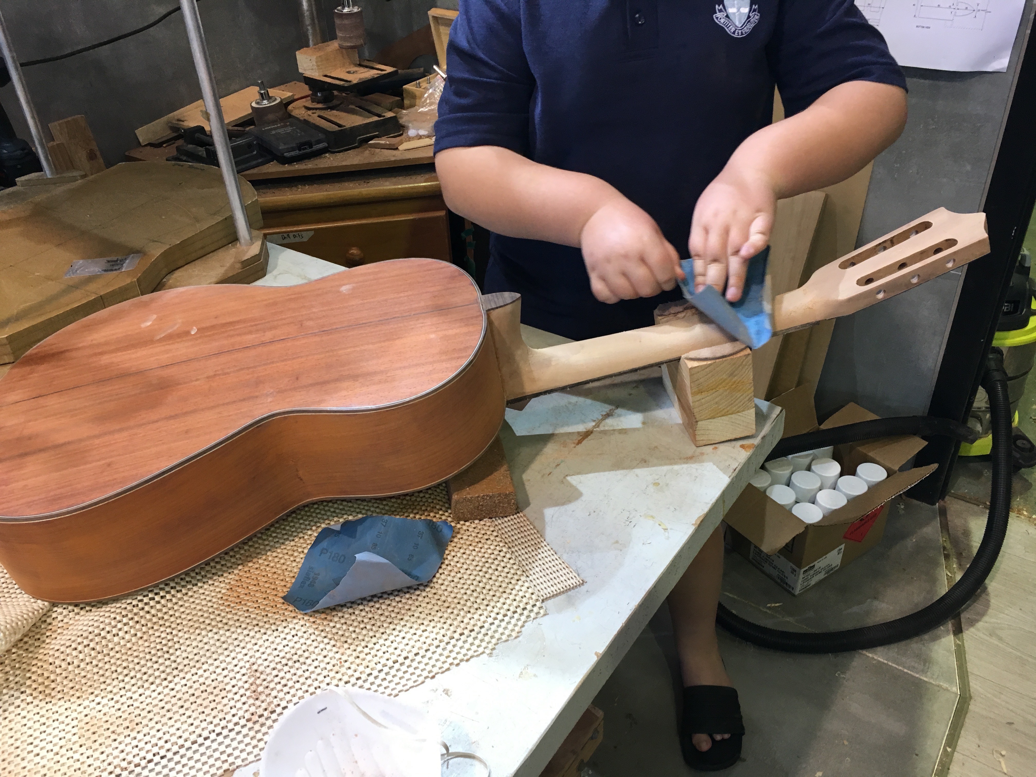  Hand Sanding 
